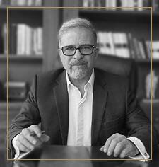 Dr. Patricio Vizcarra - Vizcarra & Viteri - Abogados Penalistas en Quito